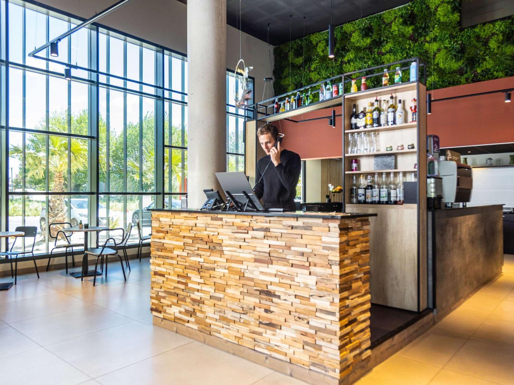 Ibis Marseille Technopole 3*